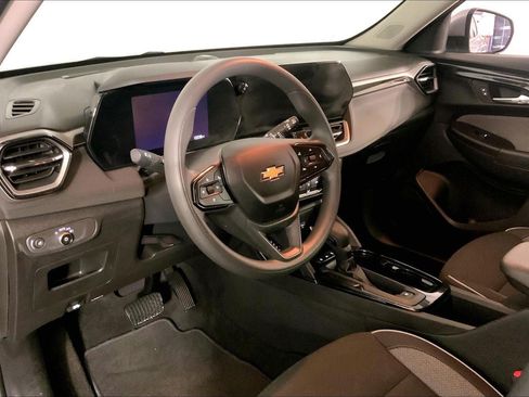 Used 2025 Chevrolet TrailBlazer LT AWD/4WD image 14