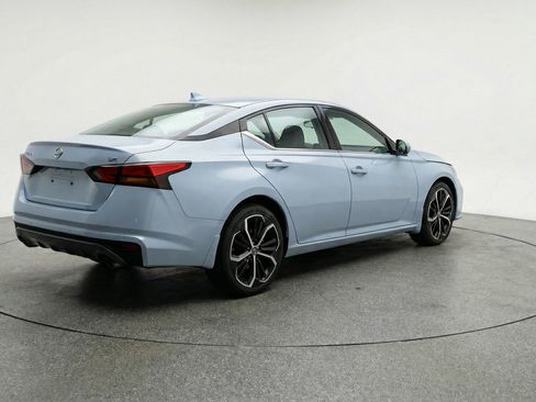 Used 2025 Nissan Altima 2.5 SR image 9