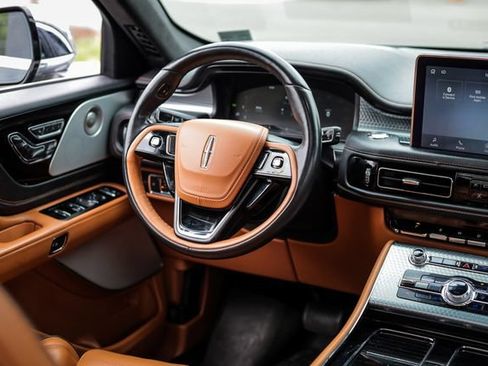 Used 2020 Lincoln Aviator Black Label w/ Dynamic Handling Package AWD/4WD image 29