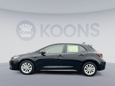 Used 2025 Toyota Corolla SE image 2