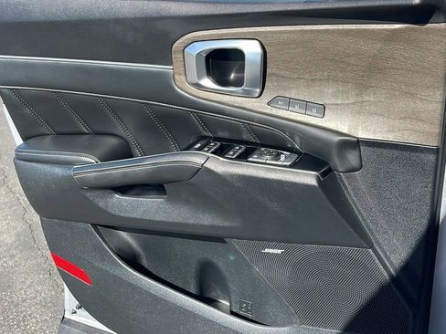 Used 2022 Kia Sorento SX Prestige image 26