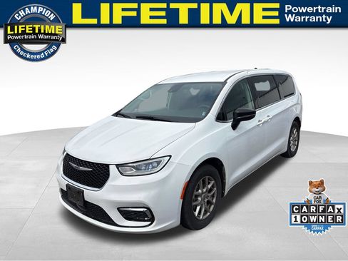 Used 2024 Chrysler Pacifica Touring-L FWD image 1