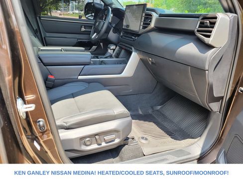 Used 2025 Toyota Tundra Limited AWD/4WD image 52