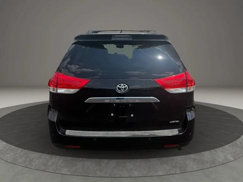 Used 2013 Toyota Sienna Limited w/ Premium Pkg FWD image 5