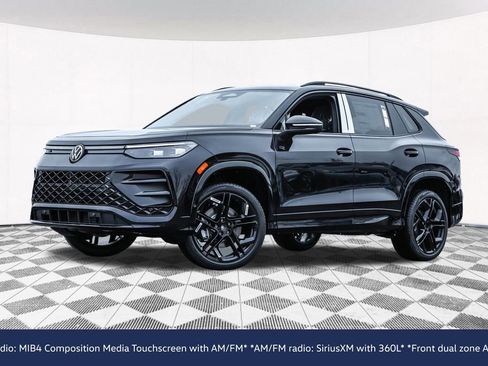 New 2026 Volkswagen Tiguan SE R-Line image 2