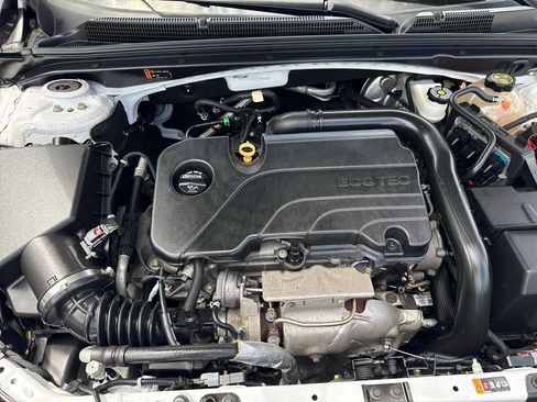 Used 2018 Chevrolet Malibu LT FWD image 44
