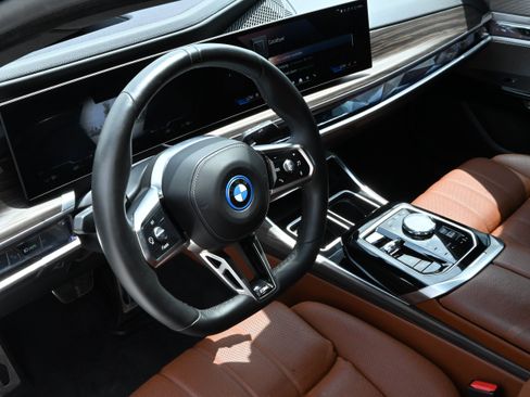 Certified 2023 BMW i7 xDrive60 AWD/4WD image 15