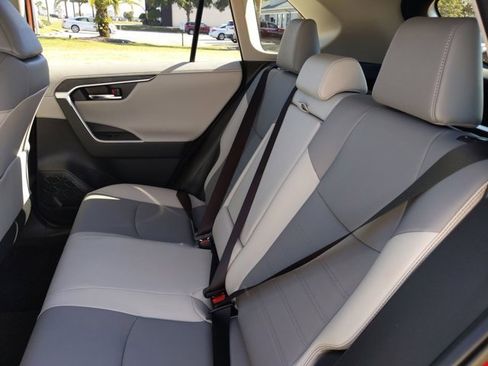 Used 2021 Toyota RAV4 Limited image 14