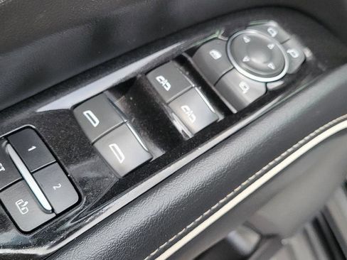 Used 2023 Cadillac Escalade Premium Luxury image 9