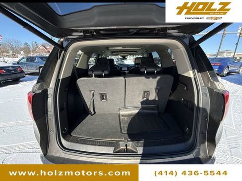 Certified 2019 GMC Acadia Denali w/ Technology Package image 28