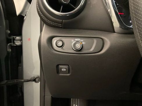 Used 2025 Chevrolet Blazer LT FWD image 14