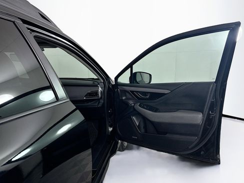 Used 2025 Subaru Outback Onyx Edition AWD/4WD image 33