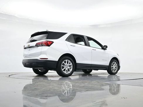 Used 2024 Chevrolet Equinox LS w/ LS Convenience Package FWD image 30