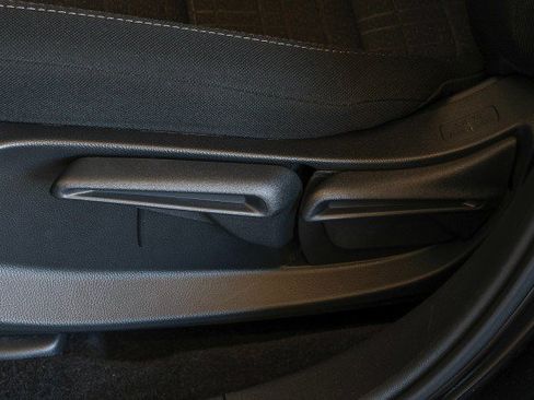 Used 2025 Honda HR-V LX image 10
