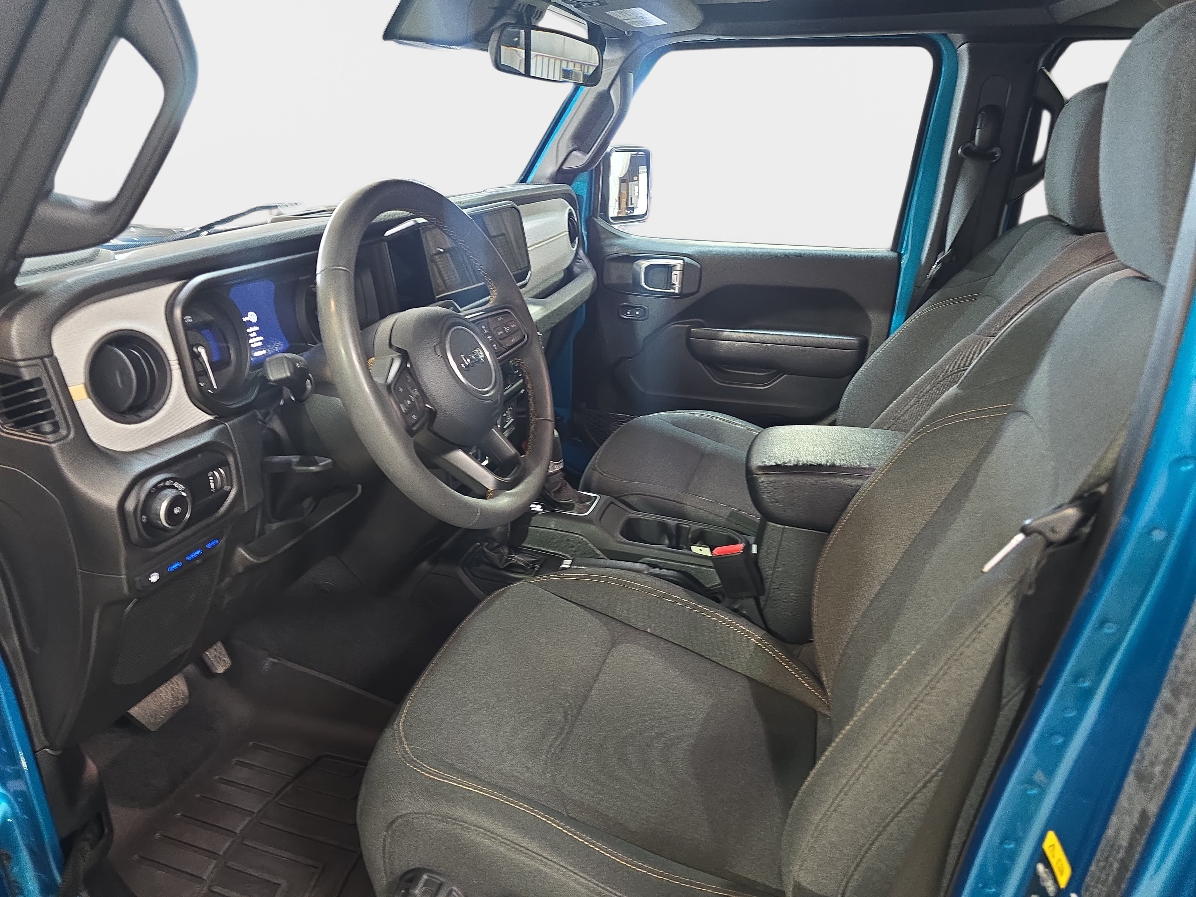 Used 2024 Jeep Wrangler Unlimited w/ Convenience Group AWD/4WD image 13