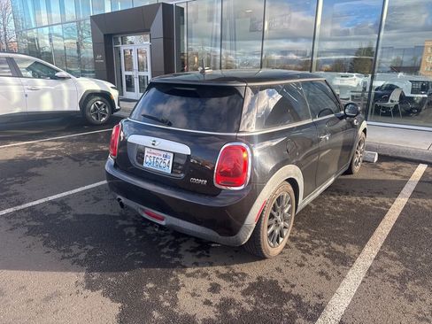 Used 2015 MINI Cooper 2-Door Hardtop image 4