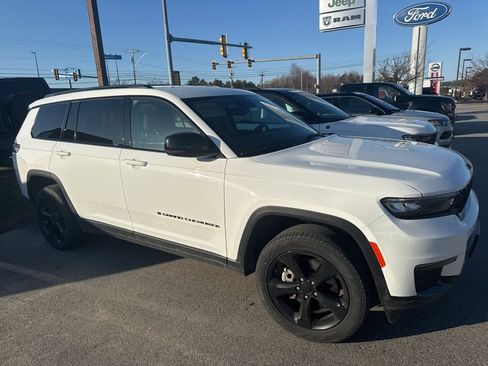 Used 2023 Jeep Grand Cherokee L Limited w/ Black Appearance Package image 2