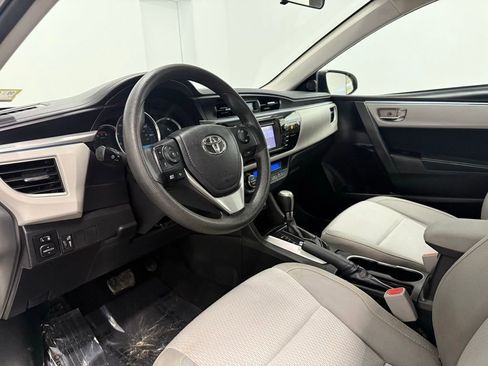 Used 2015 Toyota Corolla LE image 9