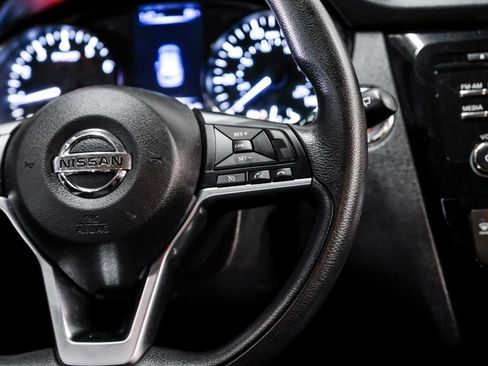 Used 2018 Nissan Rogue Sport SV FWD image 17