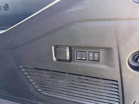 Used 2024 Chevrolet Suburban Premier AWD/4WD image 8
