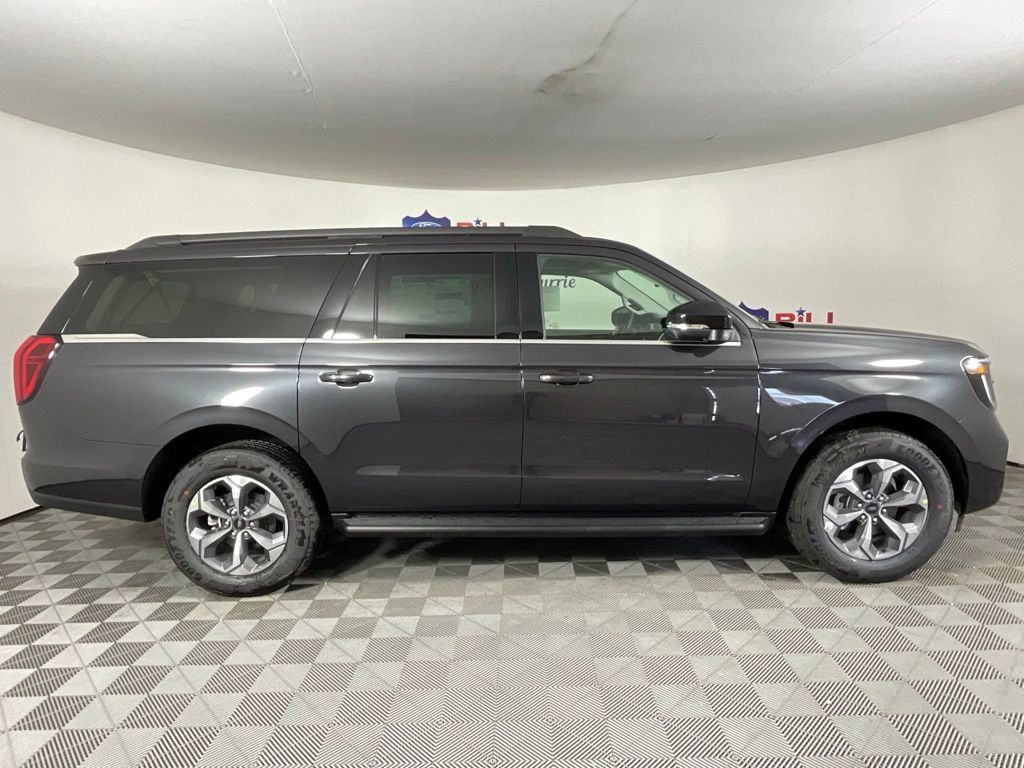 New 2027 Ford Expedition Max Active RWD image 2