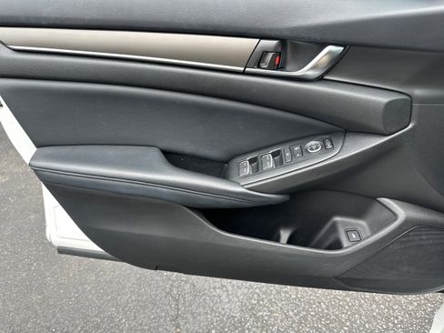 Used 2018 Honda Accord LX image 19