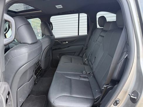Used 2022 Lexus LX 600 4WD w/ Appearance Package image 24
