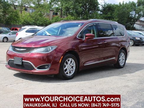 Used 2020 Chrysler Pacifica Touring-L image 1