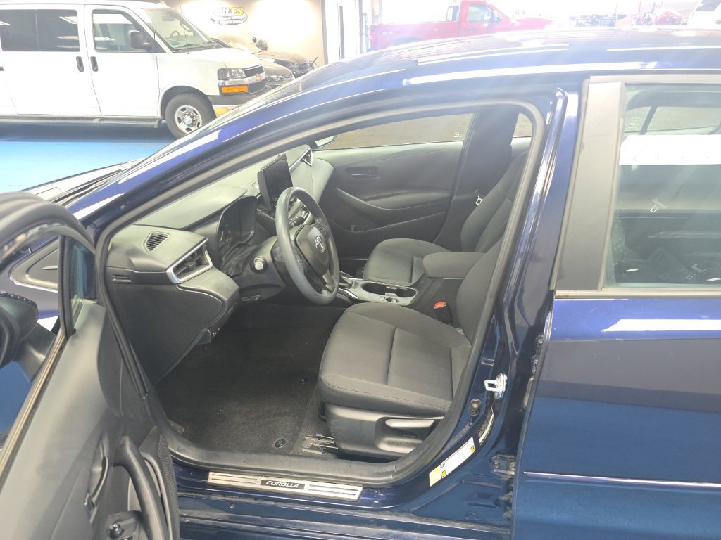 Used 2023 Toyota Corolla LE w/ Carpet Mat Package (TMS) FWD image 12