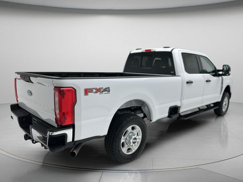 New 2026 Ford F250 XLT w/ FX4 Off-Road Package AWD/4WD image 7