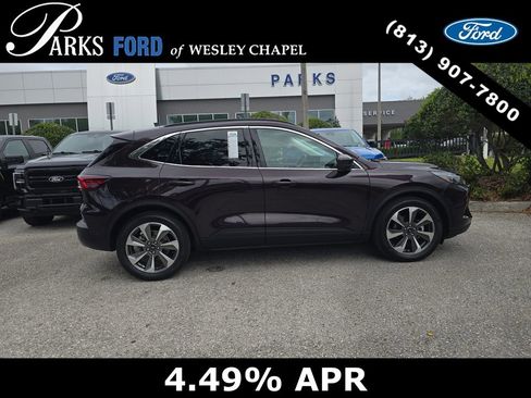 Certified 2023 Ford Escape Platinum w/ Premium Technology Package FWD image 3