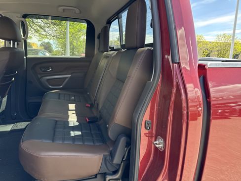 Used 2018 Nissan Titan Platinum Reserve w/ Platinum Utility Package image 15