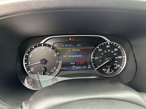 Used 2024 Nissan Frontier SV w/ Technology Package image 31