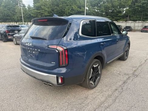 Certified 2023 Kia Telluride EX w/ EX Captain's Chair Package AWD/4WD image 4