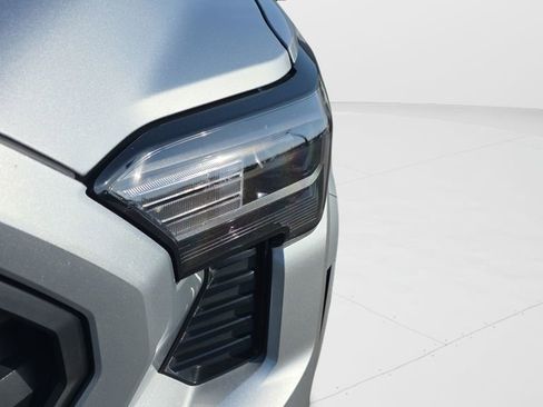 Used 2025 Toyota Tacoma SR5 image 9