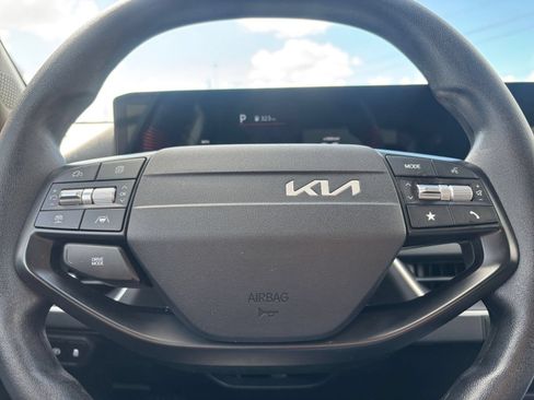 Used 2025 Kia K4 FWD image 27