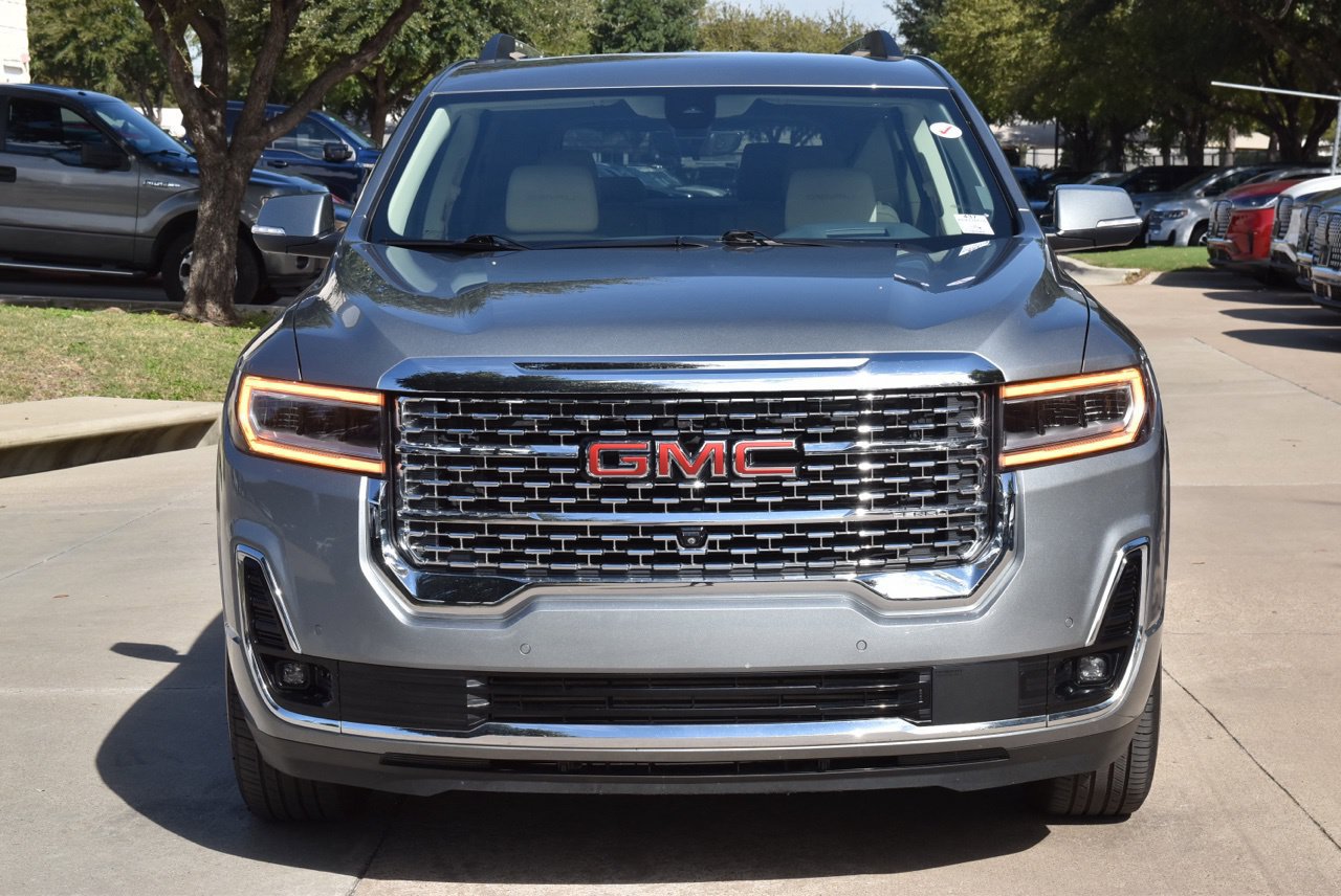 Used 2023 GMC Acadia Denali w/ Denali Technology Package FWD image 3