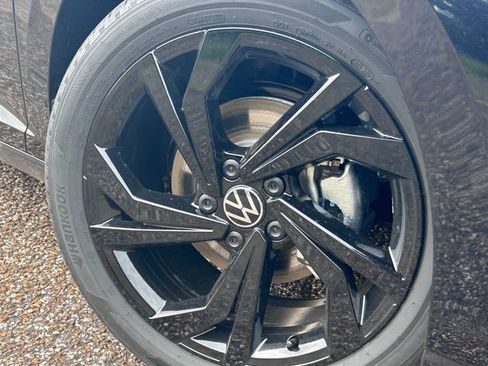 New 2026 Volkswagen Jetta SE FWD image 2