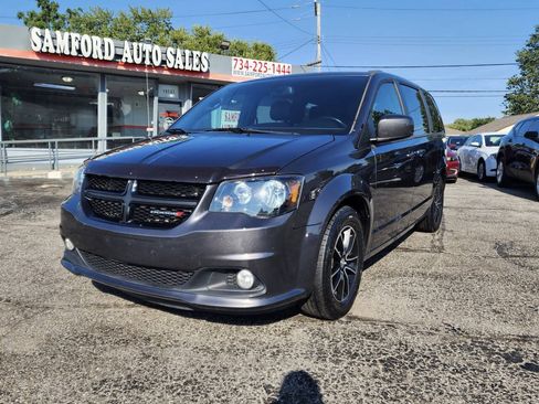 Used 2019 Dodge Grand Caravan SXT w/ Driver Convenience Group FWD image 6