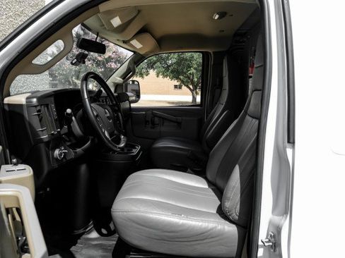 Used 2022 GMC Savana 2500 w/ Driver Convenience Package RWD image 3