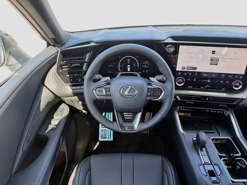 New 2026 Lexus TX 500h AWD image 18