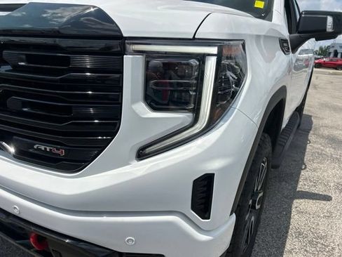 Used 2024 GMC Sierra 1500 AT4 w/ Technology Package AWD/4WD image 9
