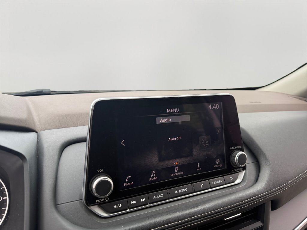 Used 2023 Nissan Rogue S AWD/4WD image 15
