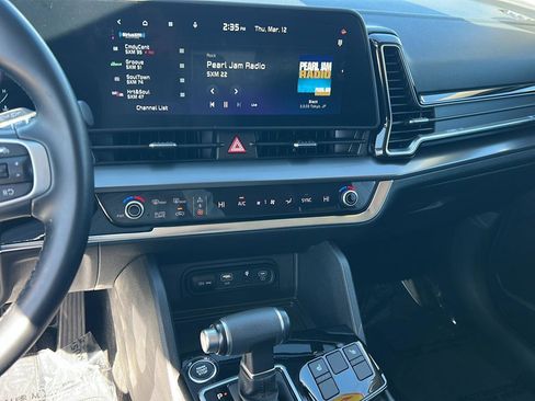 Used 2023 Kia Sportage EX image 22