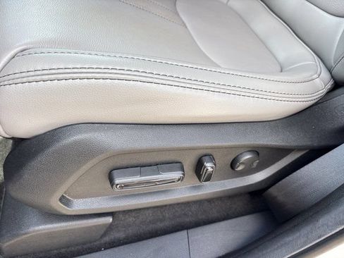 Used 2025 Honda Pilot EX-L image 19