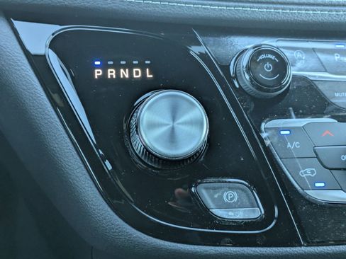 New 2026 Chrysler Pacifica Select image 16