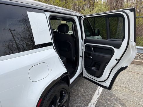 New 2025 Land Rover Defender 110 V8 AWD/4WD image 16