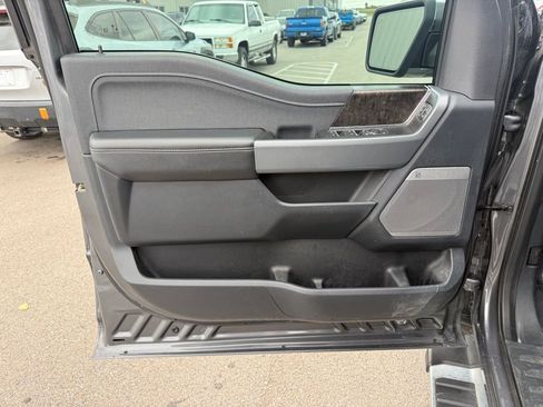 Used 2023 Ford F150 Lariat w/ Trailer Tow Package image 9