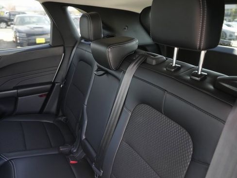 Used 2025 Ford Escape SE image 13