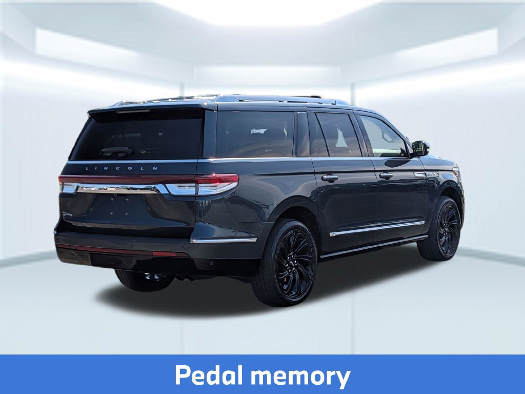 Used 2024 Lincoln Navigator L Reserve AWD/4WD image 6